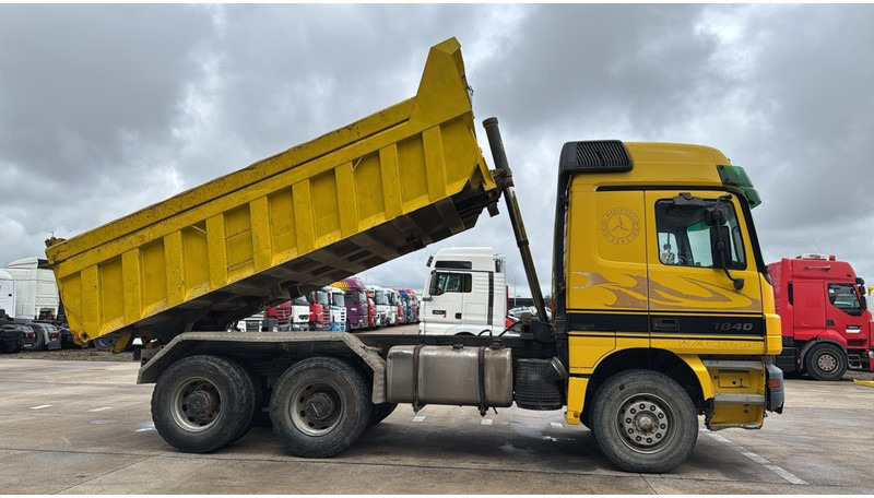 Mercedes-Benz ACTROS 2640 (EPS / LAMES / GRAND PONT / 6X4 / 3 PEDALES) - شاحنة قلاب: صورة 3 Mercedes-Benz ACTROS 2640 (EPS / LAMES / GRAND PONT / 6X4 / 3 PEDALES) - شاحنة قلاب: صورة 3
