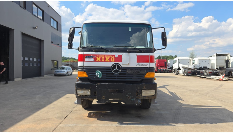 Mercedes-Benz Atego 1823 (BIG AXLE / STEEL SUSP. / LAMES / BOITE MANUELLE / MANUAL GETRIEBE) - ناقلة حاويات/ شاحنة حاويات: صورة 2 Mercedes-Benz Atego 1823 (BIG AXLE / STEEL SUSP. / LAMES / BOITE MANUELLE / MANUAL GETRIEBE) - ناقلة حاويات/ شاحنة حاويات: صورة 2