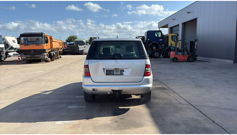 Mercedes-Benz M-Klasse ML 270 CDI - سيارة دفع رباعي: صورة 5 Mercedes-Benz M-Klasse ML 270 CDI - سيارة دفع رباعي: صورة 5