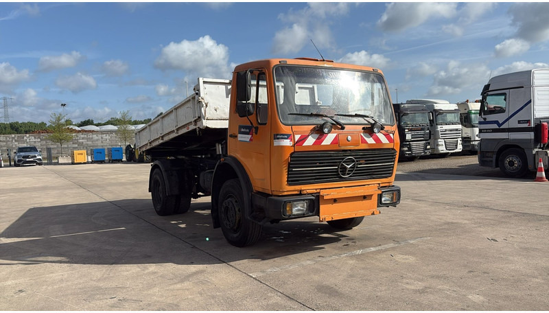 Mercedes-Benz SK 1628 (V8 / LAMES / GRAND PONT / POMPE MANUELLE) - شاحنة قلاب: صورة 3 Mercedes-Benz SK 1628 (V8 / LAMES / GRAND PONT / POMPE MANUELLE) - شاحنة قلاب: صورة 3