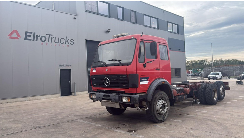 Mercedes-Benz SK 2233 (GRAND PONT / V8 AVEC 2X TURBO / BIG AXLE) - شاحنة بهيكل معدني للمقصورة: صورة 1 Mercedes-Benz SK 2233 (GRAND PONT / V8 AVEC 2X TURBO / BIG AXLE) - شاحنة بهيكل معدني للمقصورة: صورة 1