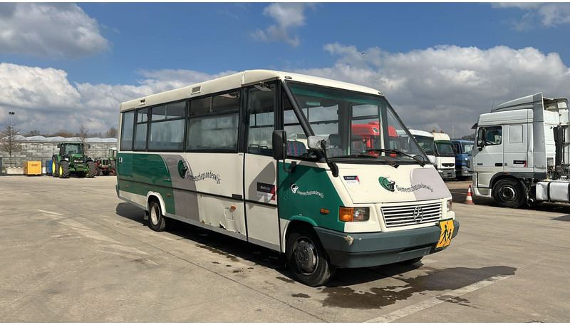 Mercedes-Benz Vario 614 (BELGIAN BUS / MANUAL PUMP / POMPE MANUELLE / BOITE MANUELLE / LAMES) - حافلة المدينة: صورة 3 Mercedes-Benz Vario 614 (BELGIAN BUS / MANUAL PUMP / POMPE MANUELLE / BOITE MANUELLE / LAMES) - حافلة المدينة: صورة 3
