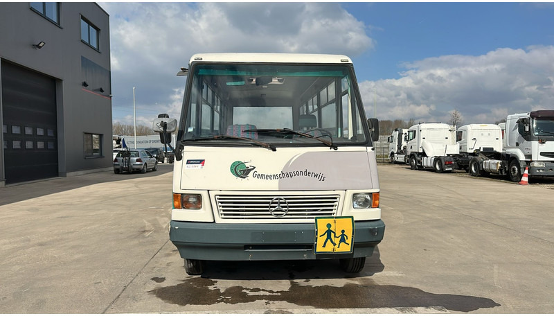 Mercedes-Benz Vario 614 (BELGIAN BUS / MANUAL PUMP / POMPE MANUELLE / BOITE MANUELLE / LAMES) - حافلة المدينة: صورة 2 Mercedes-Benz Vario 614 (BELGIAN BUS / MANUAL PUMP / POMPE MANUELLE / BOITE MANUELLE / LAMES) - حافلة المدينة: صورة 2