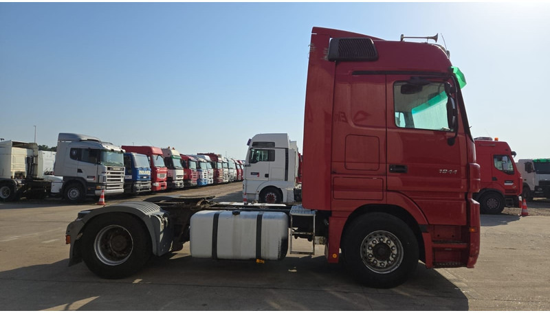 Mercedes-Benz actros 1844 (PARFAIT ETAT / PROPRE / AIRCO / MP2 / V6) - مقطورة السحب: صورة 4 Mercedes-Benz actros 1844 (PARFAIT ETAT / PROPRE / AIRCO / MP2 / V6) - مقطورة السحب: صورة 4