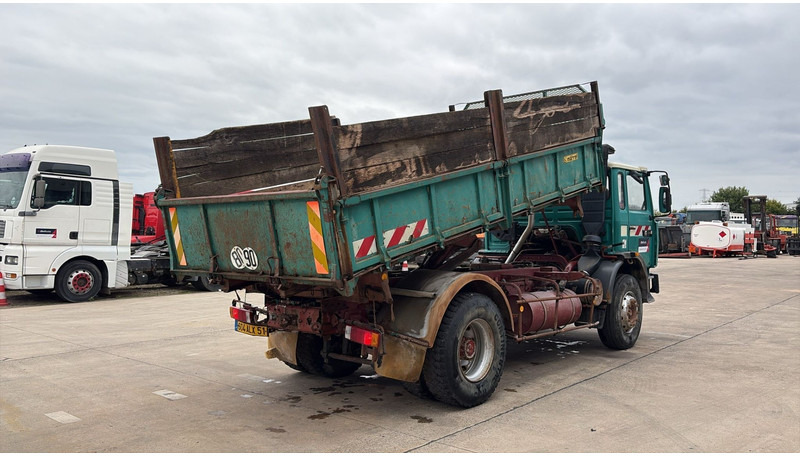 Renault G 300 Manager (LAMES / STEEL SUSP. / GRAND PONT / POMPE MANUELLE) - شاحنة قلاب: صورة 5 Renault G 300 Manager (LAMES / STEEL SUSP. / GRAND PONT / POMPE MANUELLE) - شاحنة قلاب: صورة 5
