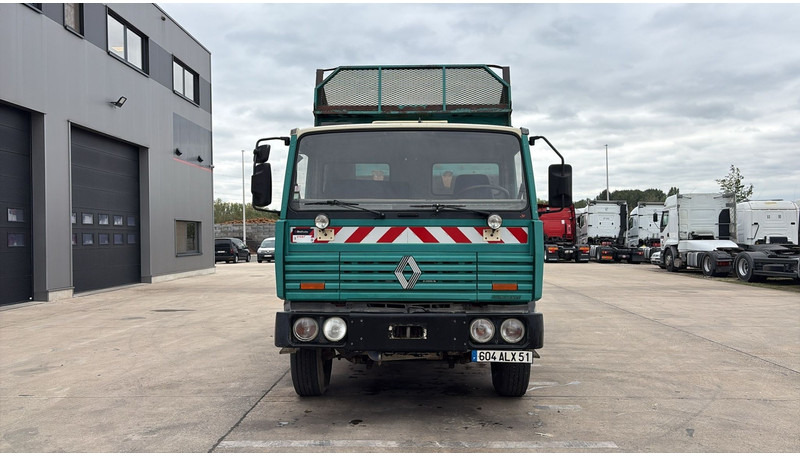 Renault G 300 Manager (LAMES / STEEL SUSP. / GRAND PONT / POMPE MANUELLE) - شاحنة قلاب: صورة 2 Renault G 300 Manager (LAMES / STEEL SUSP. / GRAND PONT / POMPE MANUELLE) - شاحنة قلاب: صورة 2