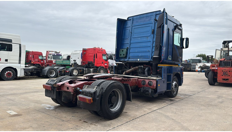 Renault Magnum 430 (POMPE MANUELLE / MANUAL PUMP / BOITE MANUELLE / MANUAL GEARBOX) - مقطورة السحب: صورة 5 Renault Magnum 430 (POMPE MANUELLE / MANUAL PUMP / BOITE MANUELLE / MANUAL GEARBOX) - مقطورة السحب: صورة 5