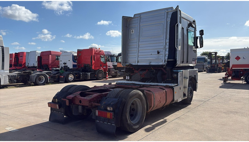Renault Magnum 430 (POMPE MANUELLE / MANUAL PUMP / BOITE MANUELLE) - رأس تريلا: صورة 4 Renault Magnum 430 (POMPE MANUELLE / MANUAL PUMP / BOITE MANUELLE) - رأس تريلا: صورة 4