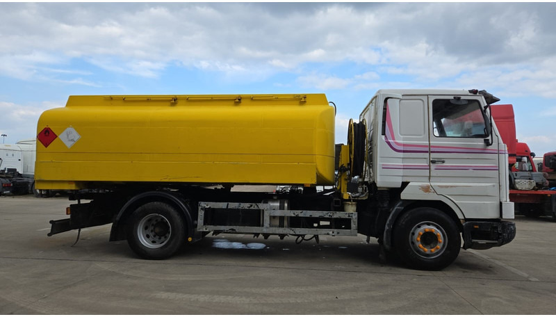 Scania 113-360 (13500L / POMPE MANUELLE / MANUAL PUMP / TOP CONDITION / WITH PUMP + COUNTER !!) - شاحنة صهريج: صورة 4 Scania 113-360 (13500L / POMPE MANUELLE / MANUAL PUMP / TOP CONDITION / WITH PUMP + COUNTER !!) - شاحنة صهريج: صورة 4