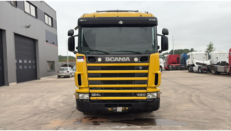 Scania 124-420 (6X2 / 8 TYRES / ORIGINAL TRACTOR UNIT / FRONT STEEL) - مقطورة السحب: صورة 2 Scania 124-420 (6X2 / 8 TYRES / ORIGINAL TRACTOR UNIT / FRONT STEEL) - مقطورة السحب: صورة 2