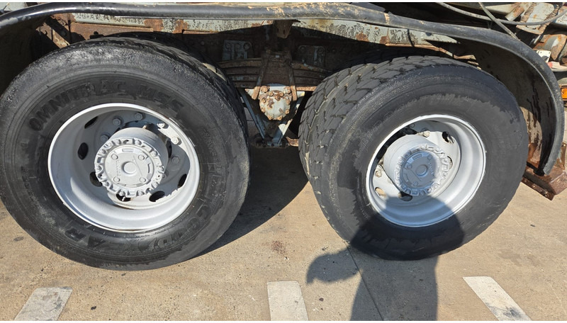 شاحنة قلاب Scania 124-420 (BIG AXLE / GRAND PONT / LAMES / STEEL SUSP. / MANUAL GEARBOX / BOITE MANUELLE): صورة 10