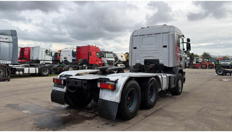 Scania R164-480 (RETARDER / BOITE MANUELLE / MANUAL GEARBOX / STEEL SUSP. / LAMES / V8) - رأس تريلا: صورة 4 Scania R164-480 (RETARDER / BOITE MANUELLE / MANUAL GEARBOX / STEEL SUSP. / LAMES / V8) - رأس تريلا: صورة 4