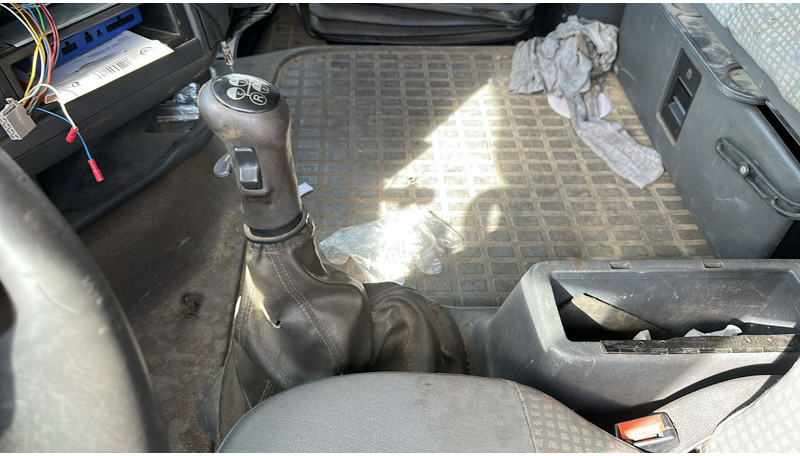 شاحنات مسطحة Volvo FH 12 - 460 (BOITE MANUELLE / MANUAL GEARBOX / 10 TYRES / 6X2 / AC / AIRCO): صورة 20