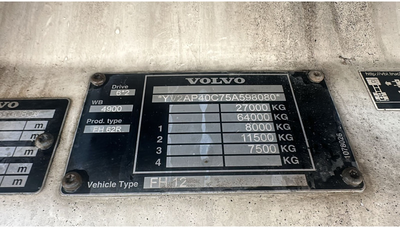شاحنات مسطحة Volvo FH 12 - 460 (BOITE MANUELLE / MANUAL GEARBOX / 10 TYRES / 6X2 / AC / AIRCO): صورة 18