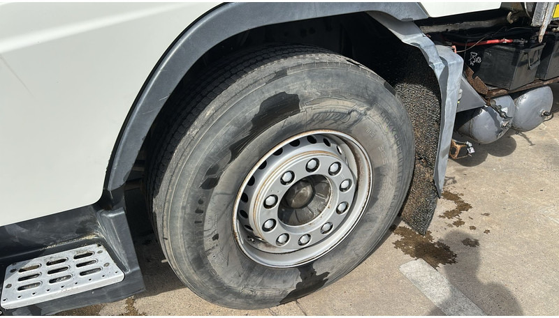 شاحنات مسطحة Volvo FH 12 - 460 (BOITE MANUELLE / MANUAL GEARBOX / 10 TYRES / 6X2 / AC / AIRCO): صورة 8