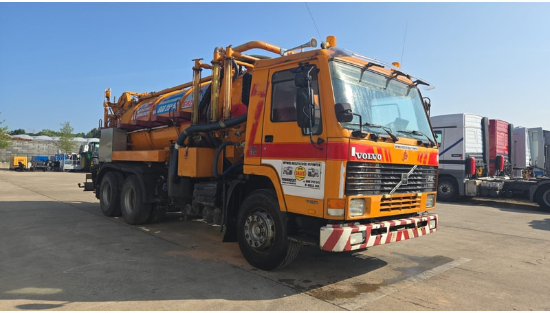 Volvo FL 10 - 320 (10500L + 1500L / 10 TYRES FULL STEEL / HIGH PRESSURE + VACUUM / POMPE MANUELLE / MANUAL PUMP) - فراغ شاحنة: صورة 3 Volvo FL 10 - 320 (10500L + 1500L / 10 TYRES FULL STEEL / HIGH PRESSURE + VACUUM / POMPE MANUELLE / MANUAL PUMP) - فراغ شاحنة: صورة 3