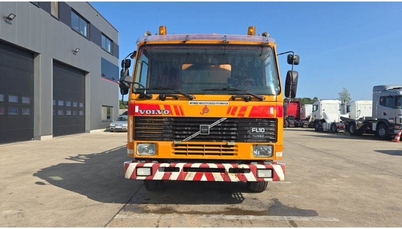 Volvo FL 10 - 320 (10500L + 1500L / 10 TYRES FULL STEEL / HIGH PRESSURE + VACUUM / POMPE MANUELLE / MANUAL PUMP) - فراغ شاحنة: صورة 2 Volvo FL 10 - 320 (10500L + 1500L / 10 TYRES FULL STEEL / HIGH PRESSURE + VACUUM / POMPE MANUELLE / MANUAL PUMP) - فراغ شاحنة: صورة 2
