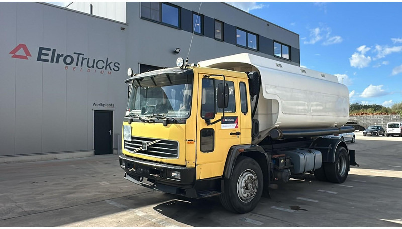 شاحنة صهريج Volvo FL 6-18 (12400 LITERS / 3 COMPARTIMENTS / EURO 2 / STEEL SUSP. / LAMES): صورة 1