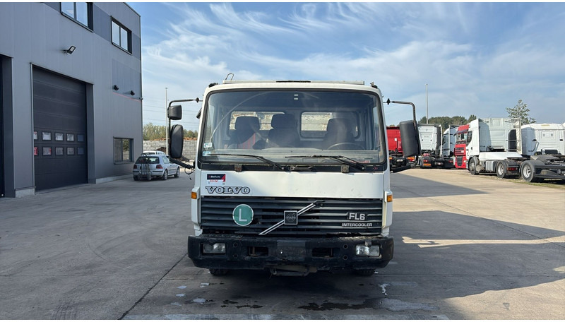 Volvo FL 6 - 8 (MANUAL PUMP / POMPE MANUELLE) - شاحنة قلاب: صورة 4 Volvo FL 6 - 8 (MANUAL PUMP / POMPE MANUELLE) - شاحنة قلاب: صورة 4