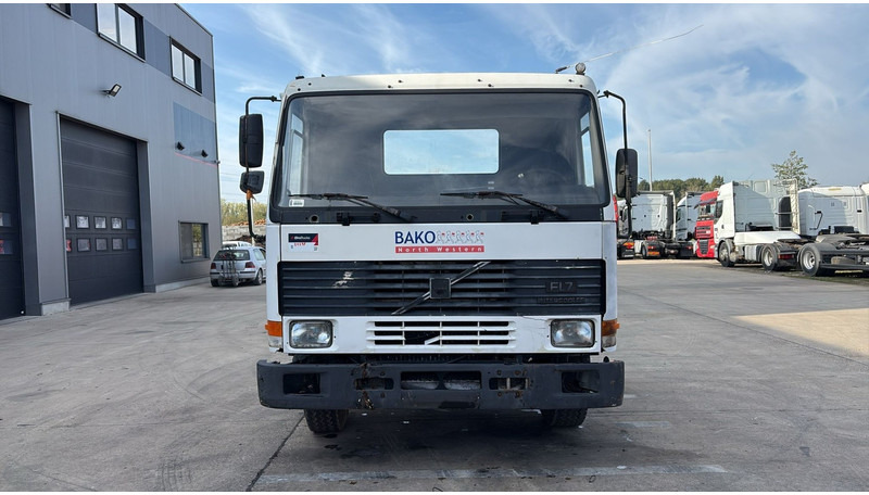 Volvo FL 7 (6X4 / LAMES / POMPE MANUELLE / MANUAL PUMP / STEEL SUSP.) - شاحنة بهيكل معدني للمقصورة: صورة 2 Volvo FL 7 (6X4 / LAMES / POMPE MANUELLE / MANUAL PUMP / STEEL SUSP.) - شاحنة بهيكل معدني للمقصورة: صورة 2