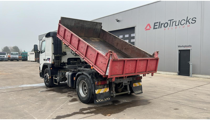 Volvo FM 10 - 320 (POMPE MANUELLE / MANUAL PUMP / MANUAL GEARBOX / BOITE MANUELLE) - شاحنة قلاب: صورة 4 Volvo FM 10 - 320 (POMPE MANUELLE / MANUAL PUMP / MANUAL GEARBOX / BOITE MANUELLE) - شاحنة قلاب: صورة 4