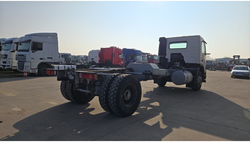 Volvo FM 7 - 290 (60.000 KM ORIGINAL !!! / POMPE MANUELLE / LAMES / GRAND PONT / EX AEROPORT) - شاحنة بهيكل معدني للمقصورة: صورة 3 Volvo FM 7 - 290 (60.000 KM ORIGINAL !!! / POMPE MANUELLE / LAMES / GRAND PONT / EX AEROPORT) - شاحنة بهيكل معدني للمقصورة: صورة 3
