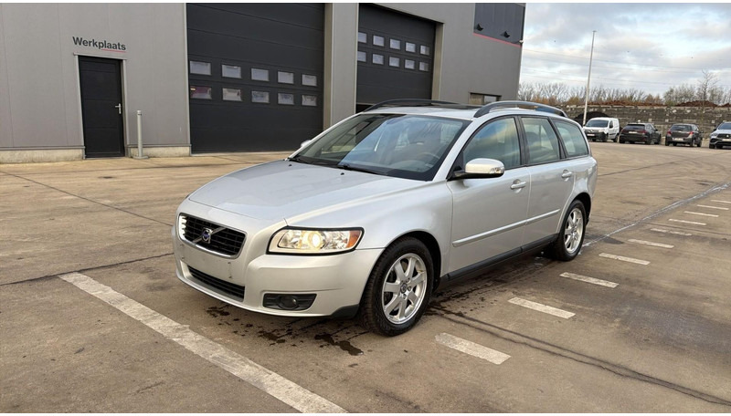 Volvo V50 (BELGIAN CAR / AIRCO / AUTOMATIC GEARBOX / EURO 5) - سيارة: صورة 1 Volvo V50 (BELGIAN CAR / AIRCO / AUTOMATIC GEARBOX / EURO 5) - سيارة: صورة 1