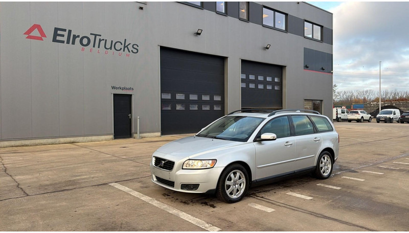 Volvo V50 (BELGIAN CAR / AIRCO / AUTOMATIC GEARBOX / EURO 5) - سيارة: صورة 2 Volvo V50 (BELGIAN CAR / AIRCO / AUTOMATIC GEARBOX / EURO 5) - سيارة: صورة 2