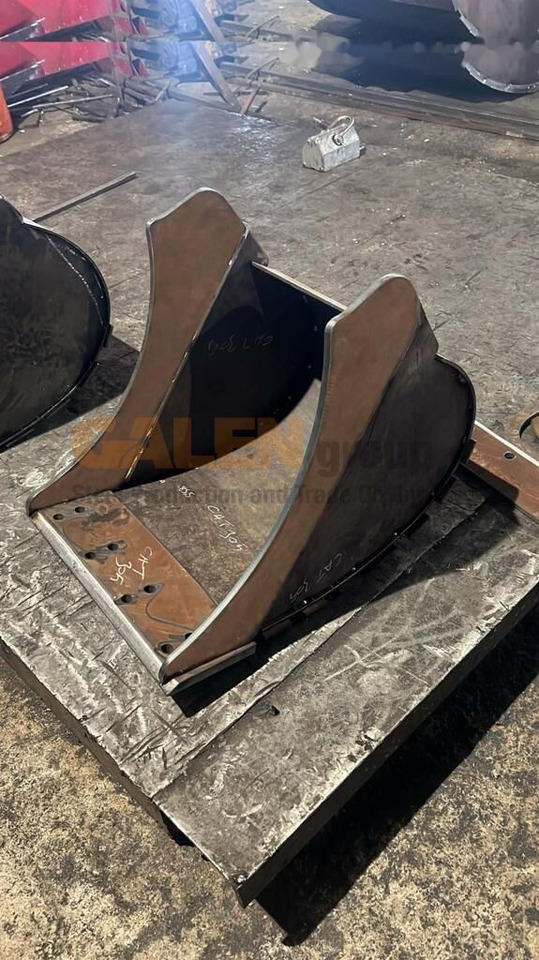 Caterpillar 305 Digging Bucket - بكت حفار: صورة 3 Caterpillar 305 Digging Bucket - بكت حفار: صورة 3