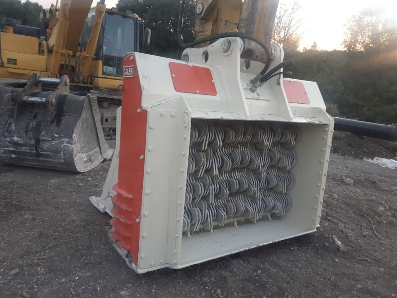 Galen Impact Screening Bucket - قادوس الفرز: صورة 4 Galen Impact Screening Bucket - قادوس الفرز: صورة 4