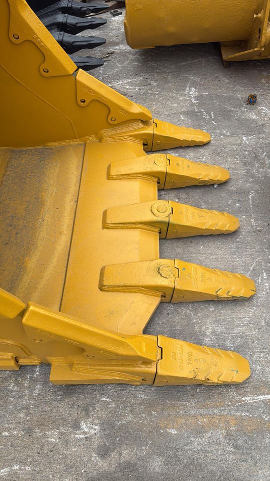 Komatsu PC350 Heavy Duty Bucket - بكت حفار - حفار زاحف: صورة 5 Komatsu PC350 Heavy Duty Bucket - بكت حفار - حفار زاحف: صورة 5