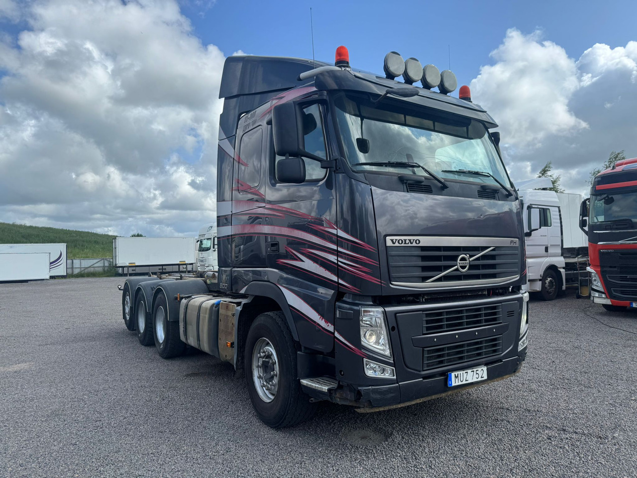 Volvo FH540 - شاحنة برافعة خطافية: صورة 2 Volvo FH540 - شاحنة برافعة خطافية: صورة 2