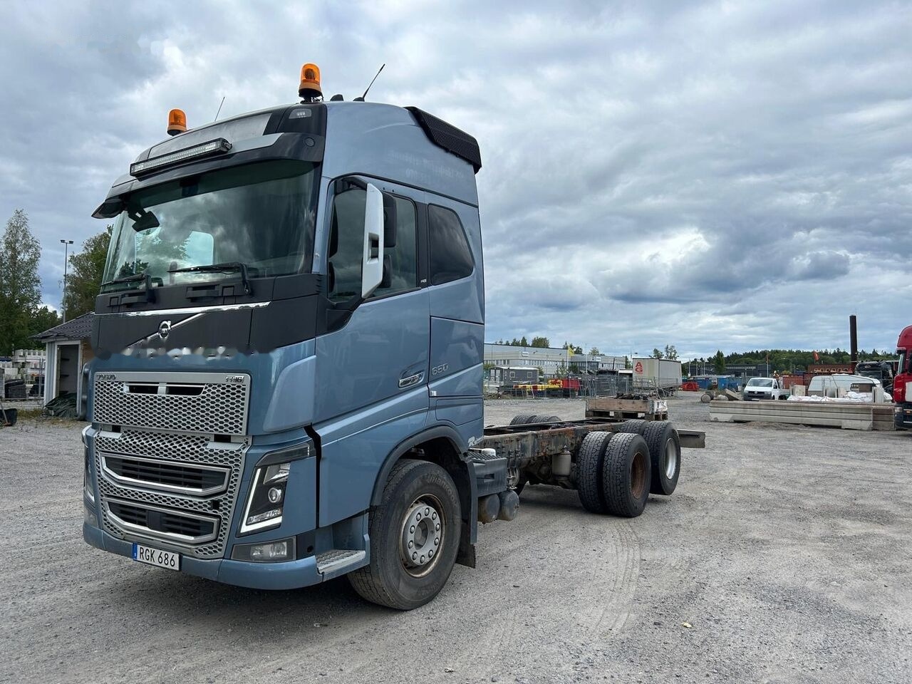 Volvo FH650 - شاحنة بهيكل معدني للمقصورة: صورة 5 Volvo FH650 - شاحنة بهيكل معدني للمقصورة: صورة 5