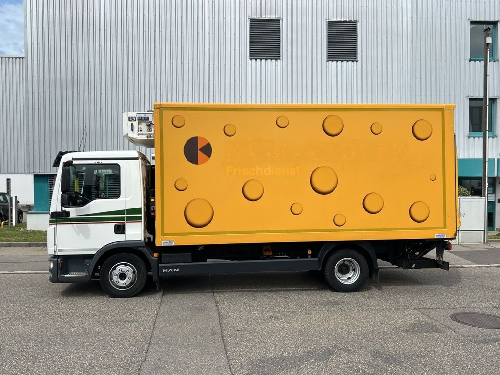 MAN TGL 8.220 Kühlkoffer 5,26m LBW Klima Luftgef. MAN TGL 8.220 Kühlkoffer 5,26m LBW Klima Luftgef. - شاحنة توصيل مبردة: صورة 4 MAN TGL 8.220 Kühlkoffer 5,26m LBW Klima Luftgef. MAN TGL 8.220 Kühlkoffer 5,26m LBW Klima Luftgef. - شاحنة توصيل مبردة: صورة 4