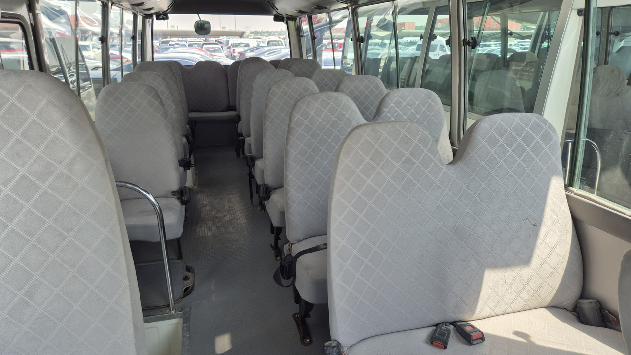 TOYOTA Coaster ... 30 places ... Climatisé - حافلة صغيرة, ميكروباص: صورة 3 TOYOTA Coaster ... 30 places ... Climatisé - حافلة صغيرة, ميكروباص: صورة 3