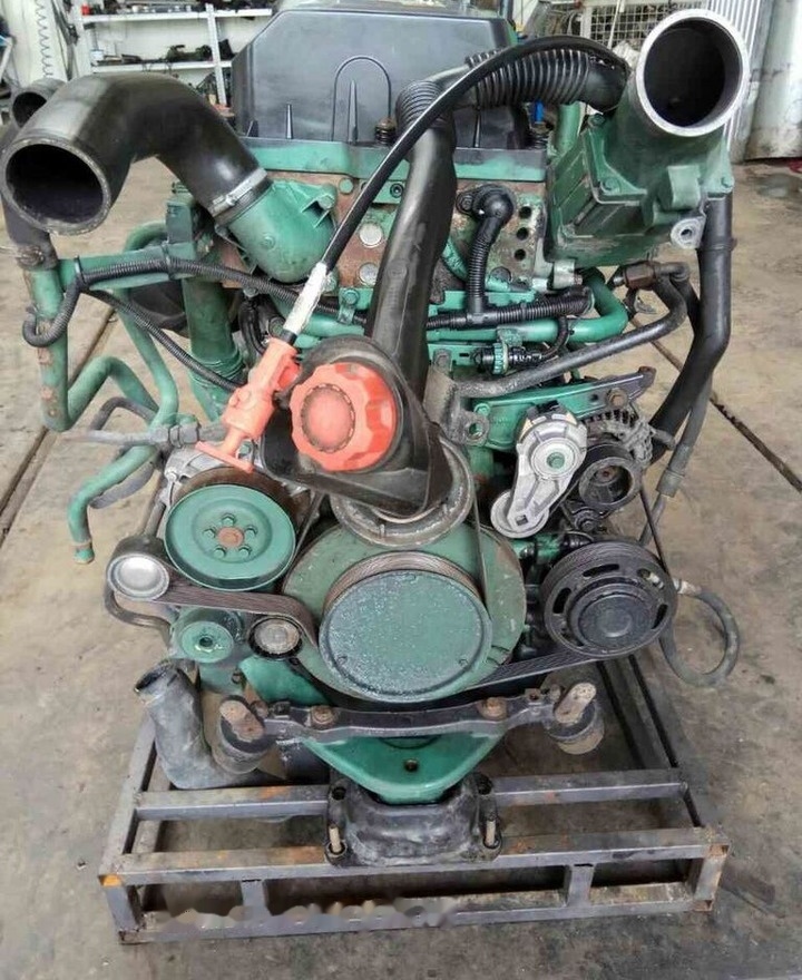 Volvo D13A FH13 440 Volvo FH 13 - محرك - شاحنة: صورة 4 Volvo D13A FH13 440 Volvo FH 13 - محرك - شاحنة: صورة 4