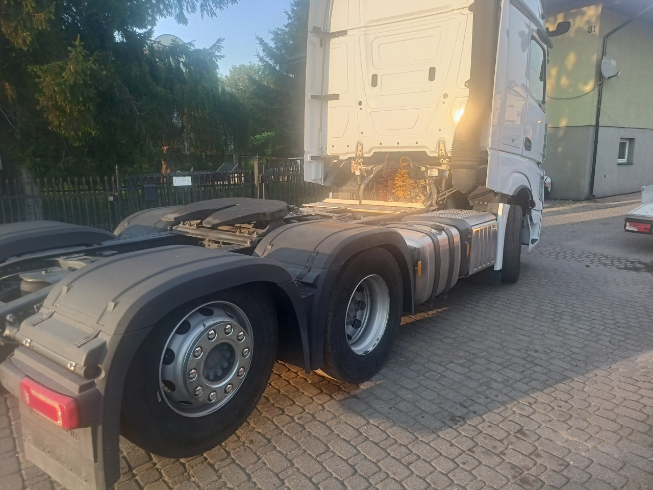 Mercedes-Benz Actros 2551 - رأس تريلا: صورة 4 Mercedes-Benz Actros 2551 - رأس تريلا: صورة 4