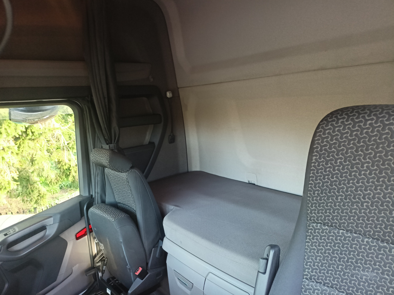 SCANIA R500 6x2 - شاحنة بهيكل معدني للمقصورة: صورة 5 SCANIA R500 6x2 - شاحنة بهيكل معدني للمقصورة: صورة 5