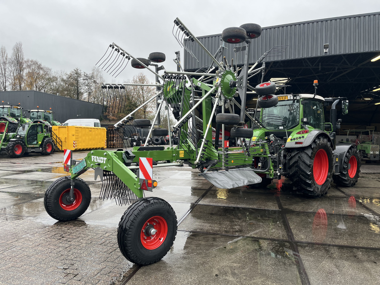 Fendt Former 880 - نشارة الدريس/ شوكة جرف: صورة 2 Fendt Former 880 - نشارة الدريس/ شوكة جرف: صورة 2