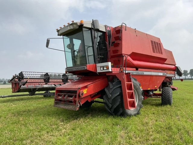 Massey Ferguson 38RS combine - حصادة: صورة 1 Massey Ferguson 38RS combine - حصادة: صورة 1