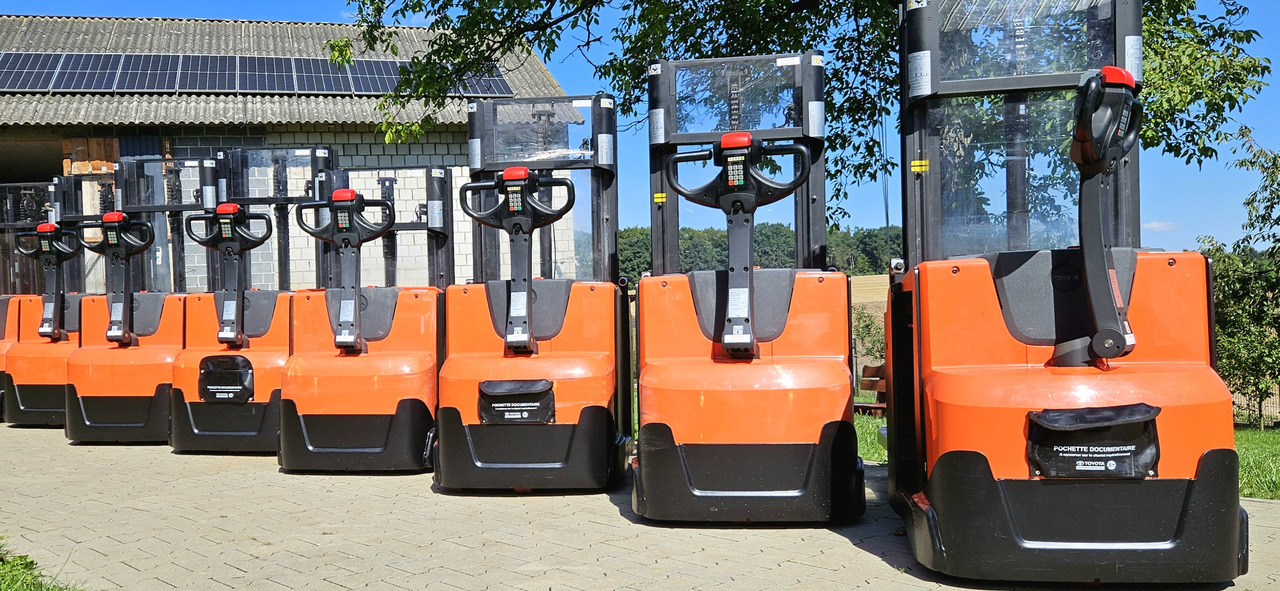 Toyota SWE 200D - آلة تكديس: صورة 4 Toyota SWE 200D - آلة تكديس: صورة 4