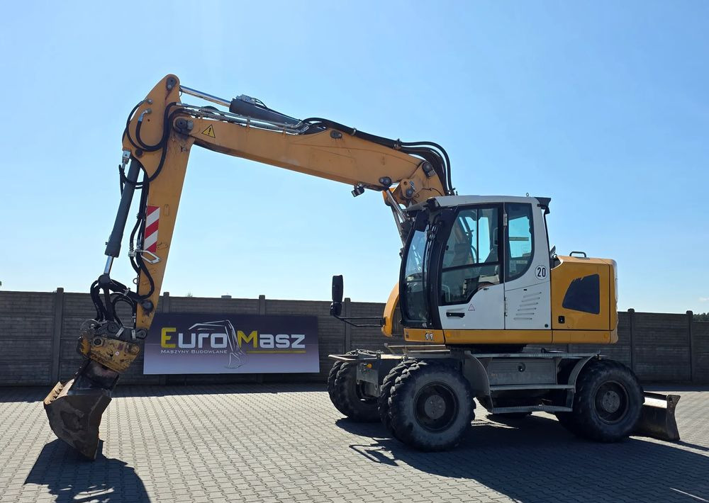 Liebherr A918 COMPACT, 2014 ROK, SW 48 LIKUFIX szybkozłącze - حفار ذو عجلات: صورة 1 Liebherr A918 COMPACT, 2014 ROK, SW 48 LIKUFIX szybkozłącze - حفار ذو عجلات: صورة 1
