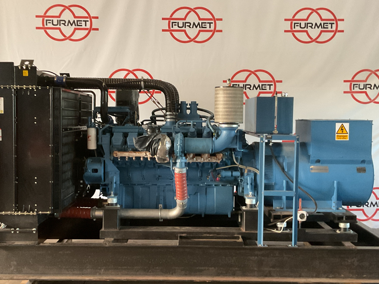 MTU 16V2000, 900KVA generatorset. Like brand new. Low standby hours - مجموعة المولد: صورة 1 MTU 16V2000, 900KVA generatorset. Like brand new. Low standby hours - مجموعة المولد: صورة 1