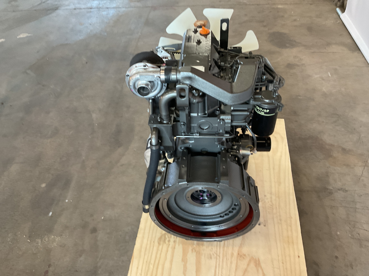 Yanmar 4TN106T - محرك: صورة 4 Yanmar 4TN106T - محرك: صورة 4