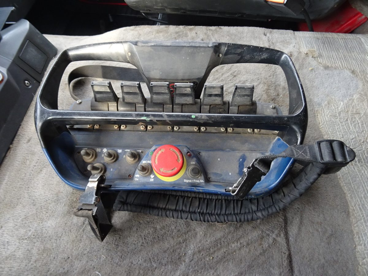 شاحنات مسطحة, شاحنة كرين IVECO EUROSTAR 240E42 BONFIGLIOLI P30500XL: صورة 9