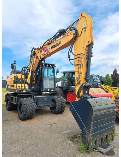 Hyundai HW 140 - حفار ذو عجلات: صورة 5 Hyundai HW 140 - حفار ذو عجلات: صورة 5