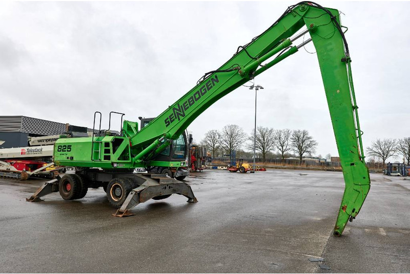 Sennebogen 825M-C - آلة التعامل مع النفايات: صورة 4 Sennebogen 825M-C - آلة التعامل مع النفايات: صورة 4