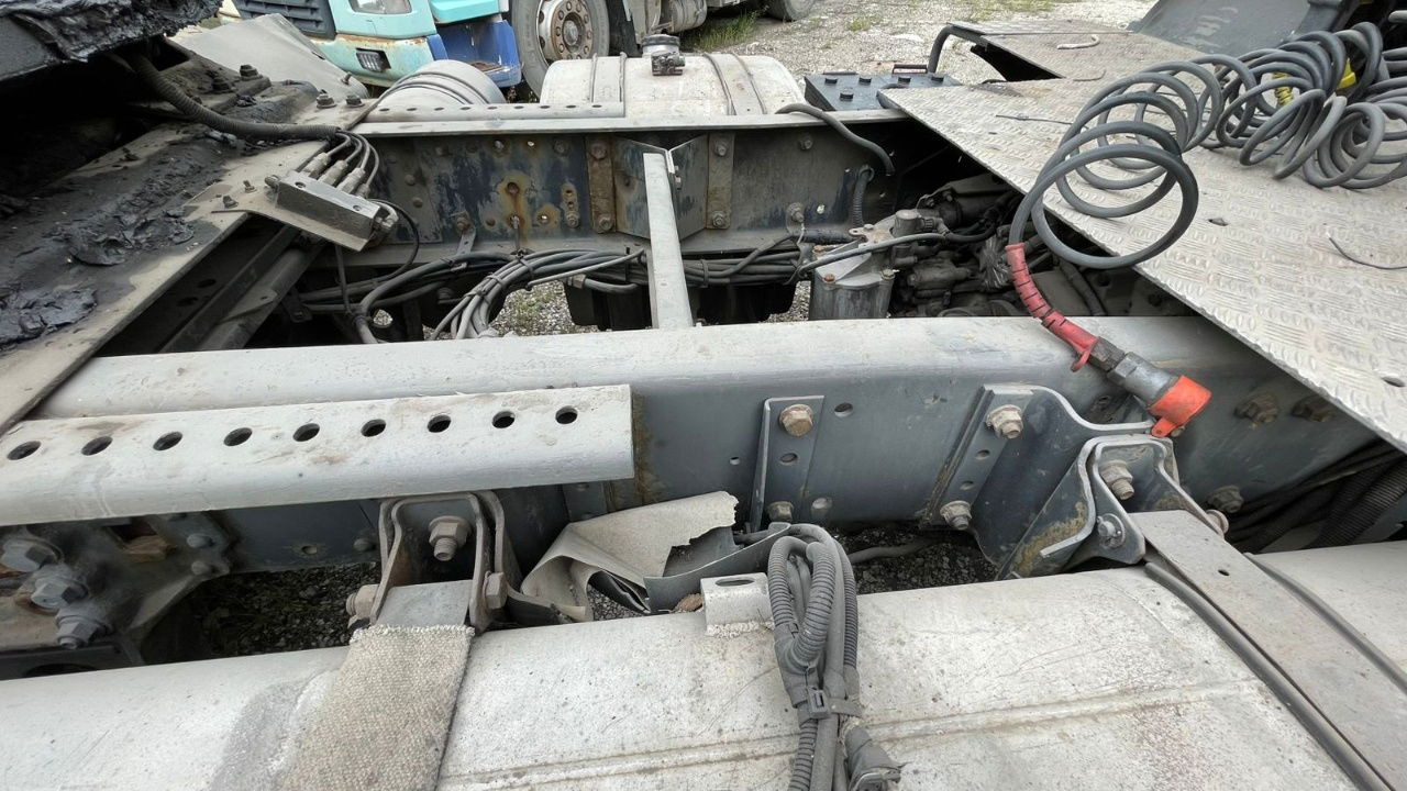 مقطورة السحب DAF CF 85: صورة 17