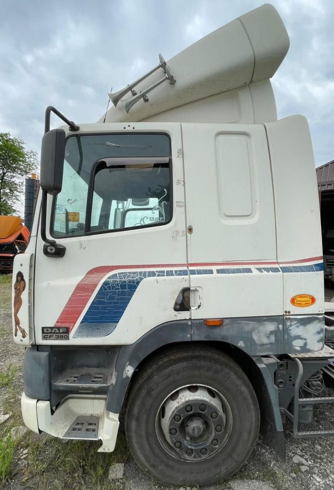 مقطورة السحب DAF CF 85: صورة 8