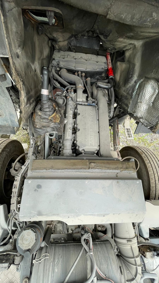 مقطورة السحب DAF CF 85: صورة 12